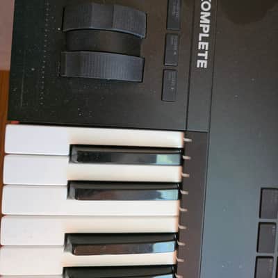 Native Instruments Komplete Kontrol S49 Mk2 2010s Black image 2