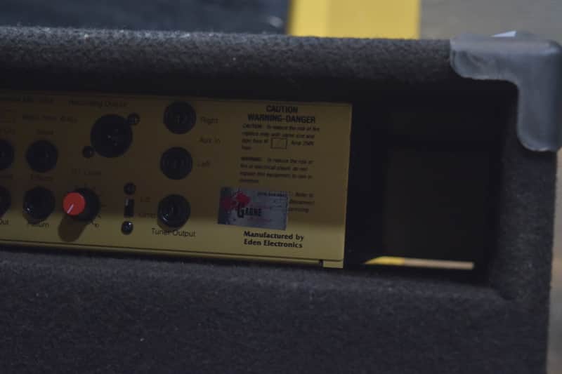 Eden CXC-400 CXC Solo Series 400-Watt 4x10