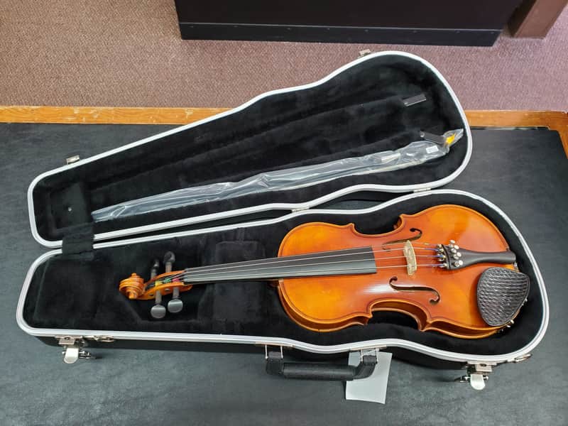 USED William Lewis & Son Violin 1/2 image 1