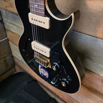 Limited Edition 1998 Gibson USA Blues Hawk Signed by B.B. King w/ Extras image 7