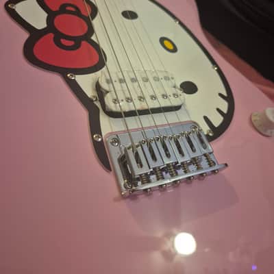 Squier Hello Kitty Stratocaster 2024 - Present - Pink image 1