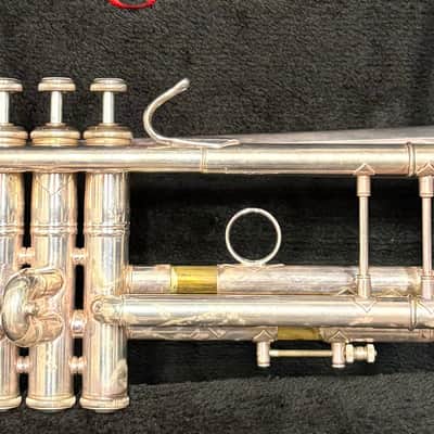 Bach Stradivarius Trumpet Model 37, Silver Finish image 1