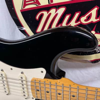 Fender USA Dan Smith era Stratocaster Guitar with Case 1983 - Black / Maple neck image 3