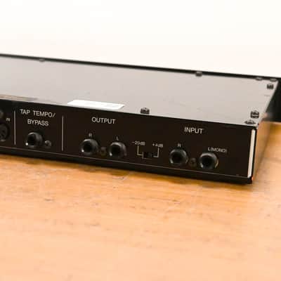 Yamaha EMP700 Stereo Multi-Effect Processor CG01ZTU image 7