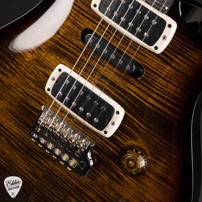 2024 - PRS Modern Eagle V - Black Gold Wraparound Burst image 9