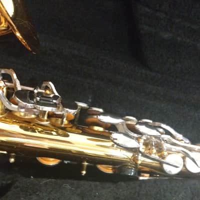 Vito (Yamaha YAS-23) Alto Saxophone with Accessories image 8