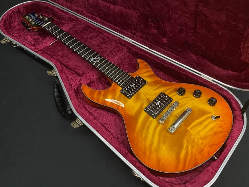 Ruokangas Duke Deluxe Honey Sunburst boutique custom European worldwide shipping