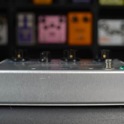 Origin Effects Cali76-TX Limiting Amplifier 2010s - Silver image 2
