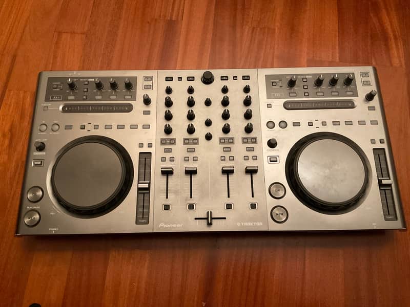 Pioneer DDJ-T1 image 1