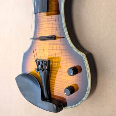 Fender FV-3 Deluxe Electric Violin Sunburst with Hard Case Bow & Accesories image 5