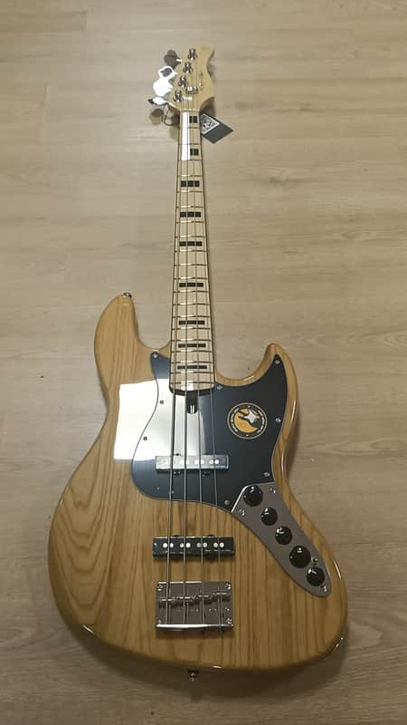 Marcus Miller V7 Vintage Swamp Ash 4 NT - Natural image 1