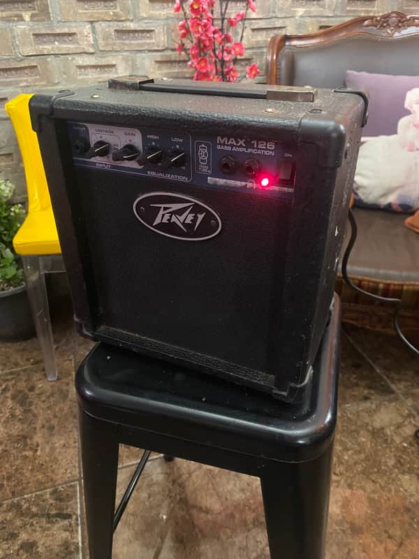 Peavey MAX 126 II 1x6.5" 10W Bass Combo Amp 2010s - Black image 1
