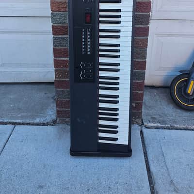 Roland RD-150 88-Key Digital Stage Piano 2000 - 2003 - Black