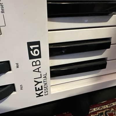 Arturia KeyLab Essential 61 MIDI Controller 2017 - Present - White