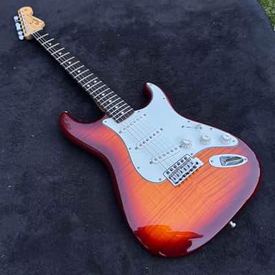 Fender Standard Stratocaster Plus Top with Rosewood Fretboard  Cherry Burst image 5