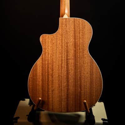 Larrivée OMV-40 with Mahogany, Sitka Spruce & L.R. Baggs Stagepro Element Pickup image 12