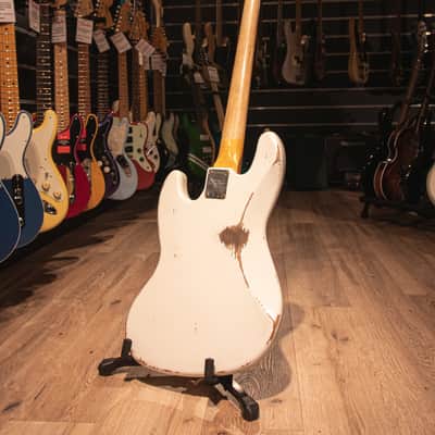Fender 1961 Jazz Bass® Heavy Relic®, Rosewood Fingerboard, Aged Olympic White image 4