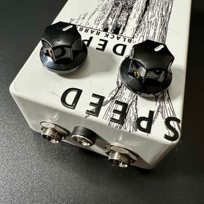 Black Rabbit Little Earthquakes Tremolo image 3