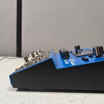 Boss SY-300 Guitar Synthesizer with FS7 foot switch & SKB case image 4