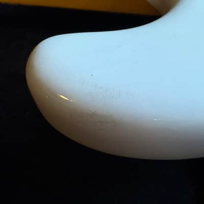 Fender Eric Johnson Stratocaster with Maple Fretboard 2005 - Present - White Blonde image 3