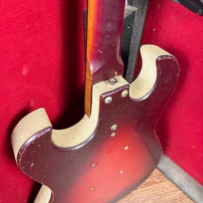 Silvertone 1457 with Case Amp 1965 - Red Burst image 7