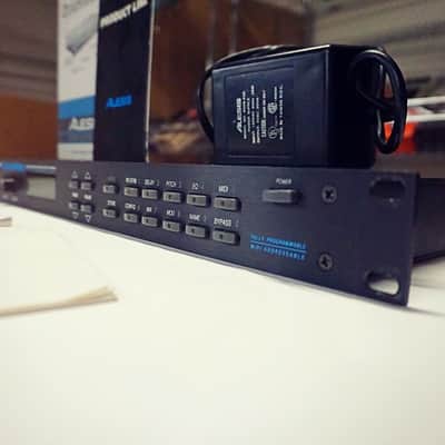 Alesis QuadraVerb 20k Bandwidth Simultaneous Digital Effects Processor +Extras image 4