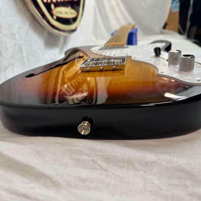 Fender Classic Series '69 Telecaster Thinline Guitar with Case 2009 - 3-Color Sunburst / Maple neck image 19