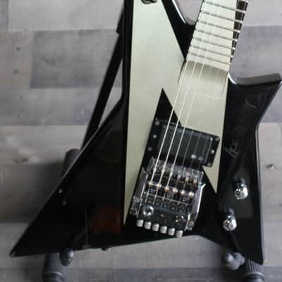 Washburn Ace Frehley AF-40 V Lightning Bolt Very Rare Guitar 1986 Black/White image 1