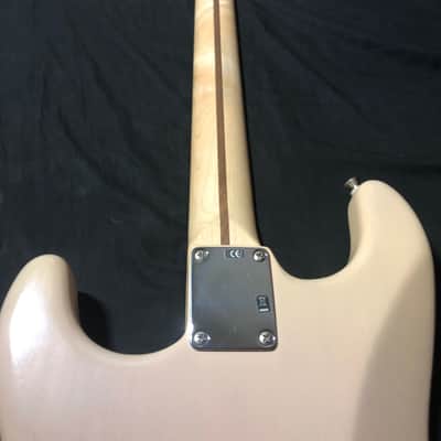 Fender Highway One Stratocaster with Rosewood Fretboard 2007 Honey Blonde Transparent image 4