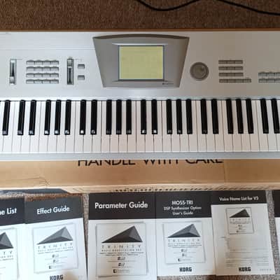 Korg Trinity V3 Pro MOSS-TRI 76-Key
