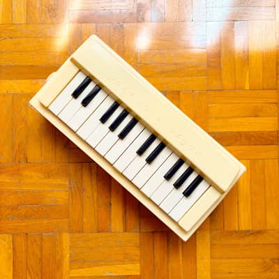 Tomiyama Tomy TS-14 (by Sun) Mini Portable Organ (Japan, 1950s)! Rare battery-powered electric toy organ! With original box and document! Super rare! image 2