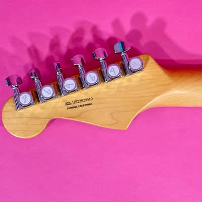 Fender American Ultra Stratocaster 2022 - Cobra Blue image 14