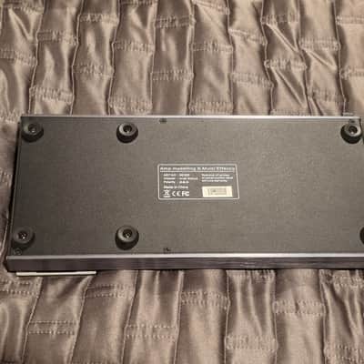 Mooer GE-200 Guitar Multi-Effects with soft case image 3