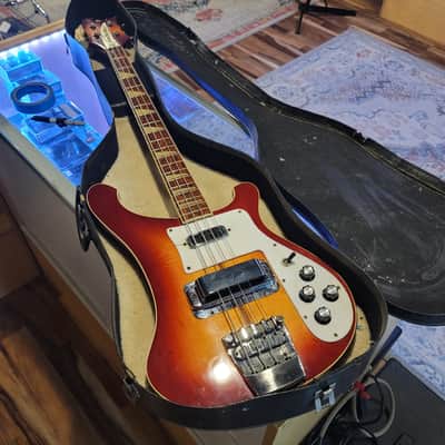 Vintage Black Chipboard Offset Electric Bass Guitar Case - 1960s? 1970s? Fits Fender and Ric image 8