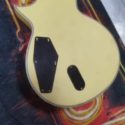ESP LTD EC-1000T CTM 2022 - Present - Vintage Gold Satin image 12