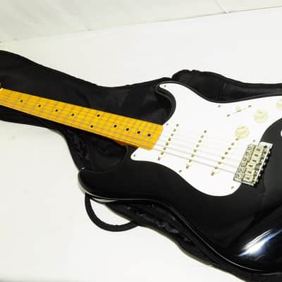 2002-2004 Fender Japan Stratocaster Q Serial Electric Guitar Ref No 3607 image 1