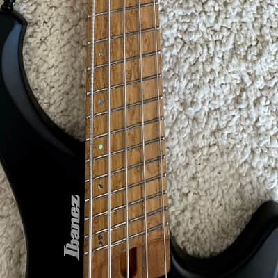 Ibanez EHB1005MSBKF Headless Multi Scale 5-String Bass - Black Flat image 8