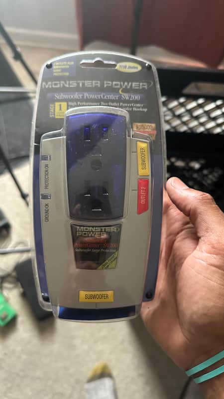 Monster Power Subwoofer Power Center 2 Outlet + SW Audio Surge Protector SW200 image 1