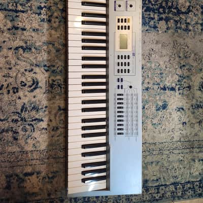 Yamaha CS2X Control Synthesizer 1999 - Silver