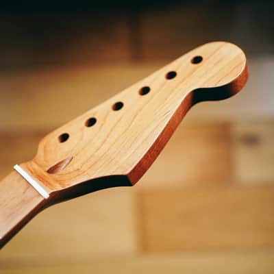 Stratocaster Neck – Roasted Maple | 22 Stainless Steel Frets | Nitro Satin Finish | Bone Nut image 4