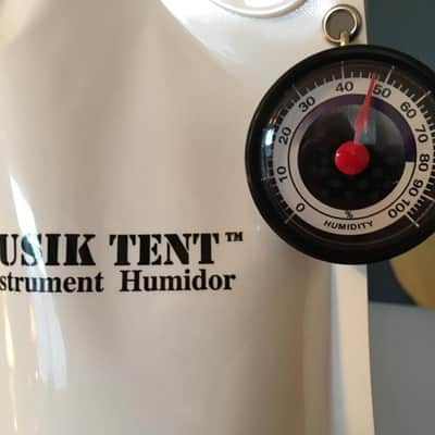 Hanging Guitar Musik Tent™ Humidifier & Humidor with Analog Hygrometer image 7