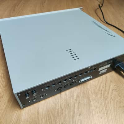 Akai S3000XL MIDI Stereo Digital Sampler 1996 - White image 4