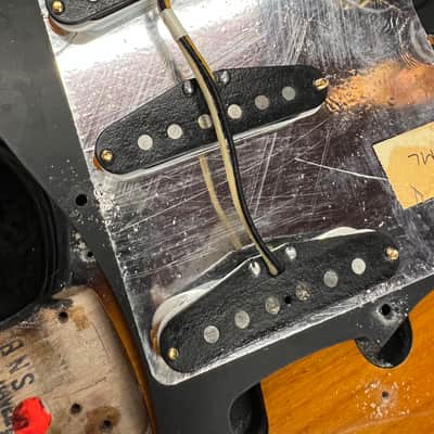 1992 Fender Stevie Ray Vaughan Stratocaster with Pau Ferro Fretboard - 3-Color Sunburst image 19