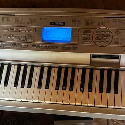Yamaha DGX-500 Portable Grand Piano Digital Keyboard 88-Key w/ Stand and Power Supply