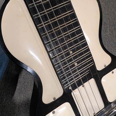 Rickenbacker Model B panda 1940-1950s - Black and White image 9