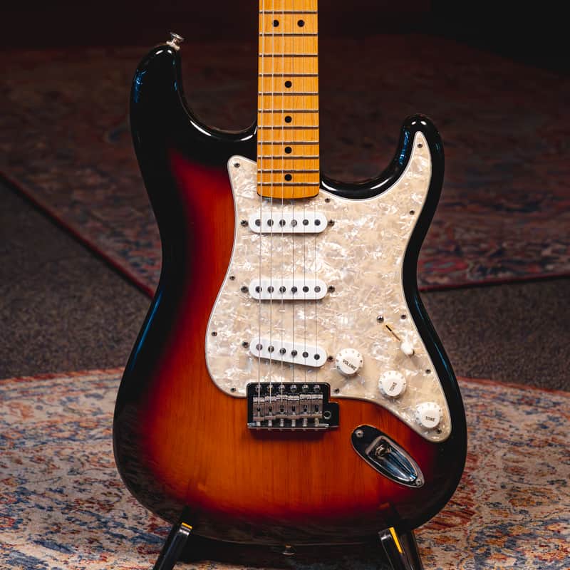 2015 Fender Standard Stratocaster Electric Guitar, Sunburst w/HSC - Used image 1