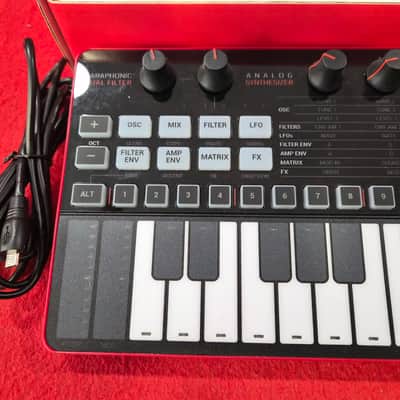 IK Multimedia UNO Synth Pro Desktop 32-Key Analog Synthesizer 2021 - Black with White Keys image 4