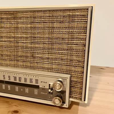 Zenith K725 AM/FM Tube Radio 1961 Bild 4