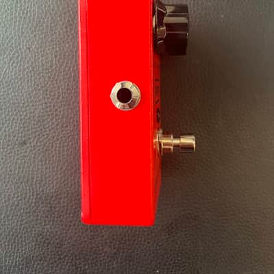 MXR M102 Dyna Comp 1995 - Present - Red image 4