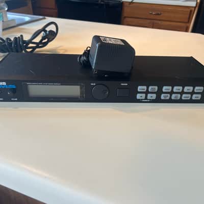 Alesis DM5 Electronic Drum Module in near new condition with power supply and rack mount bolts/washers.